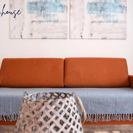 Aurora House * 科拉雷侯